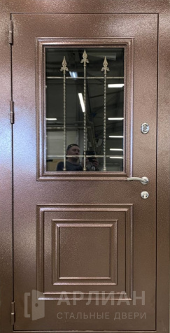 Фото «Входная дверь с ковкой металлическая со стеклопакетом №7»